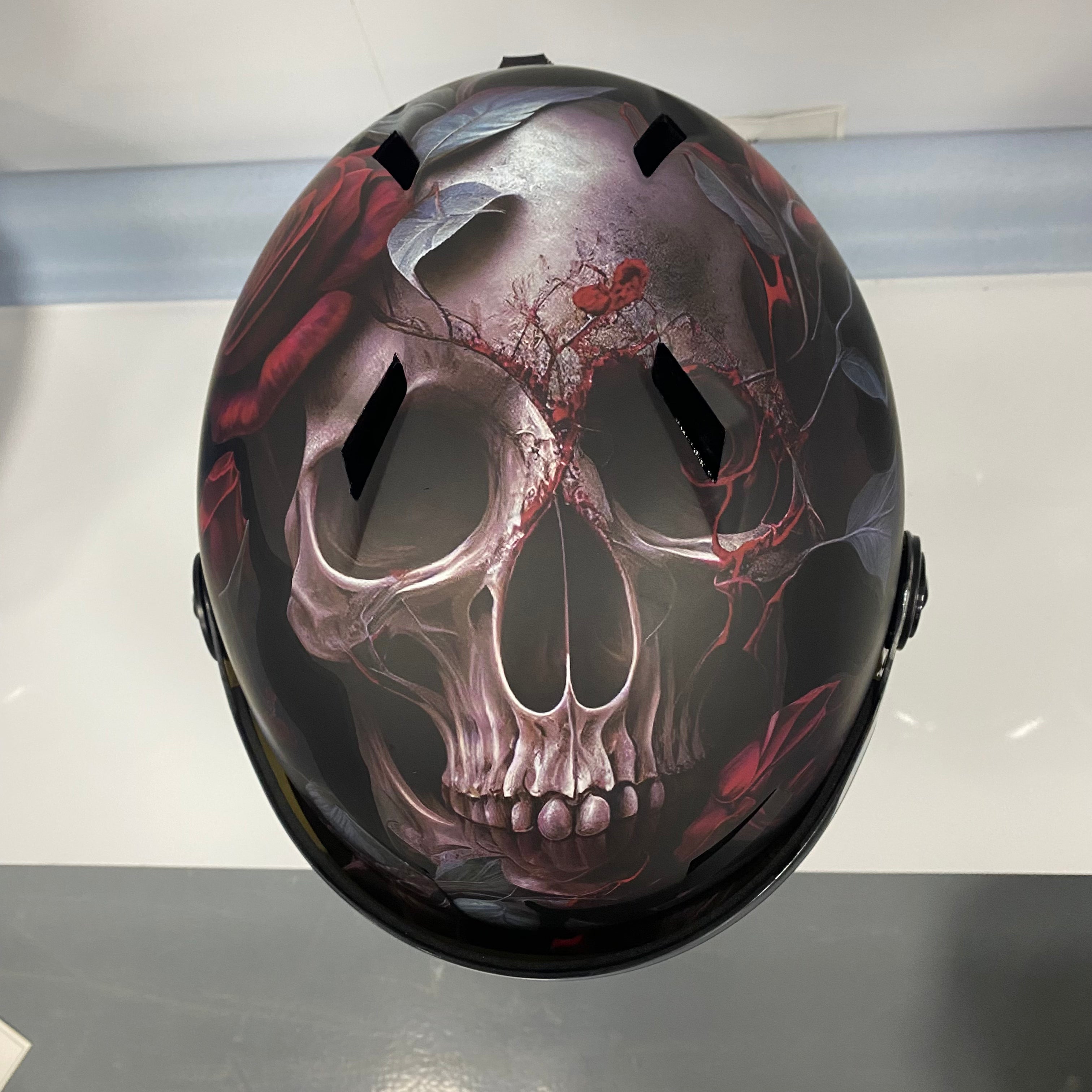 Rose & Skull Shield Helmet Pirates and Rebels Rose & Skull Shield Helmet Pirates and Rebels